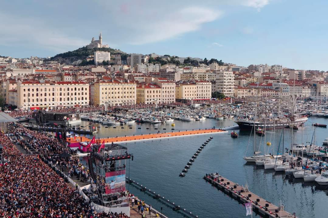 The Olympic flame arrived in Marseille!

After a long journey, it will now travel through the heart of France before arriving in Paris for the opening ceremony.

We're delighted to be part of its journey, and look forward to welcoming you to France!

#EquipedesFrançais