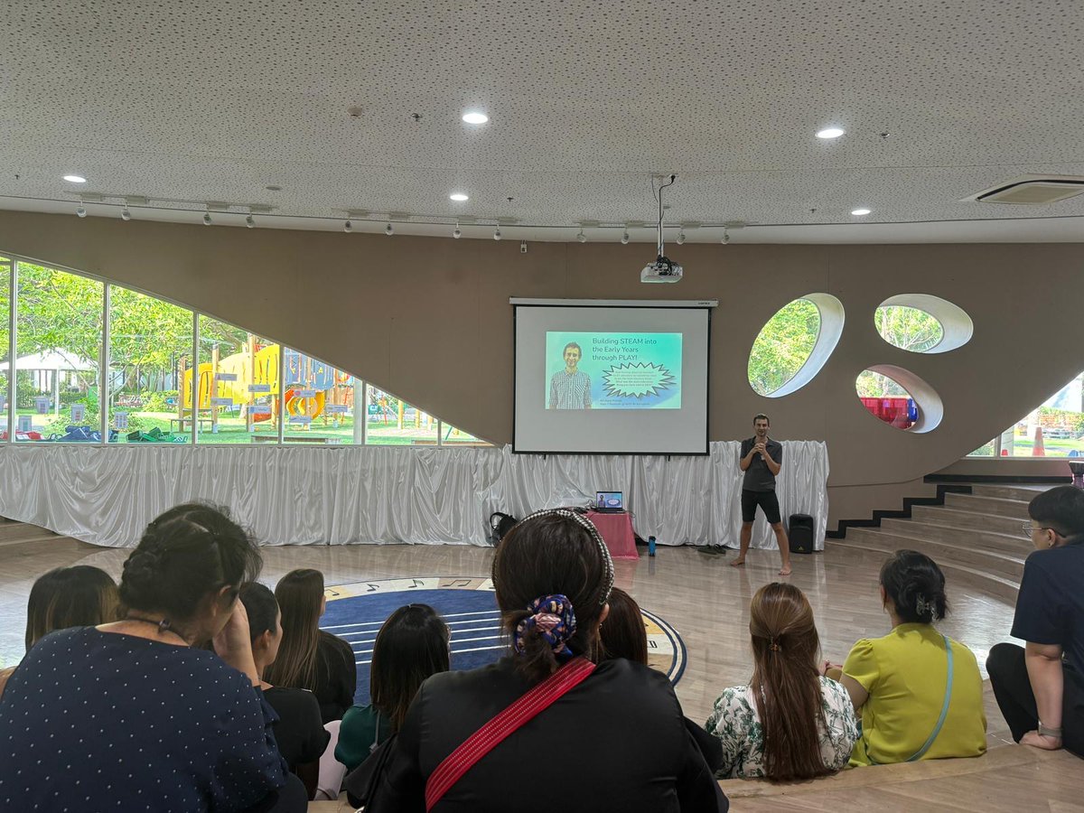 Had a blast sharing insights on harnessing the power of documentation to ignite #STEAM / #STEM thinking and creativity in children's play! 🚀 Thanks @RajLadva for helping to organise the EYHUB in BKK, as well as Sarah, Carol & @BangkokPatana for hosting! #earlyyears #education