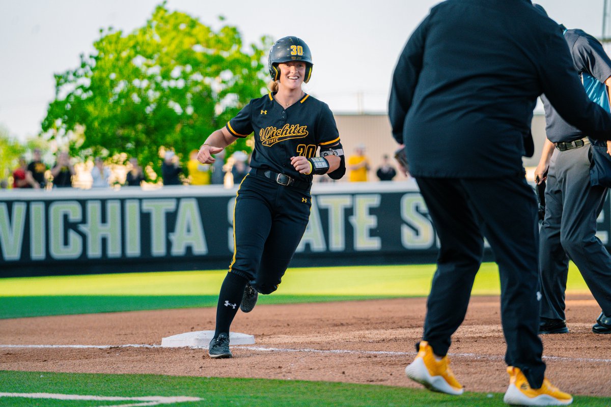 WE ARE WITNESSING GREATNESS 🤯 3 home runs tonight for Addison Barnard!!! Her 90th career nuke puts her tied for 8th on the NCAA all-time home run list. #AdvantageUs x @GoShockersSB