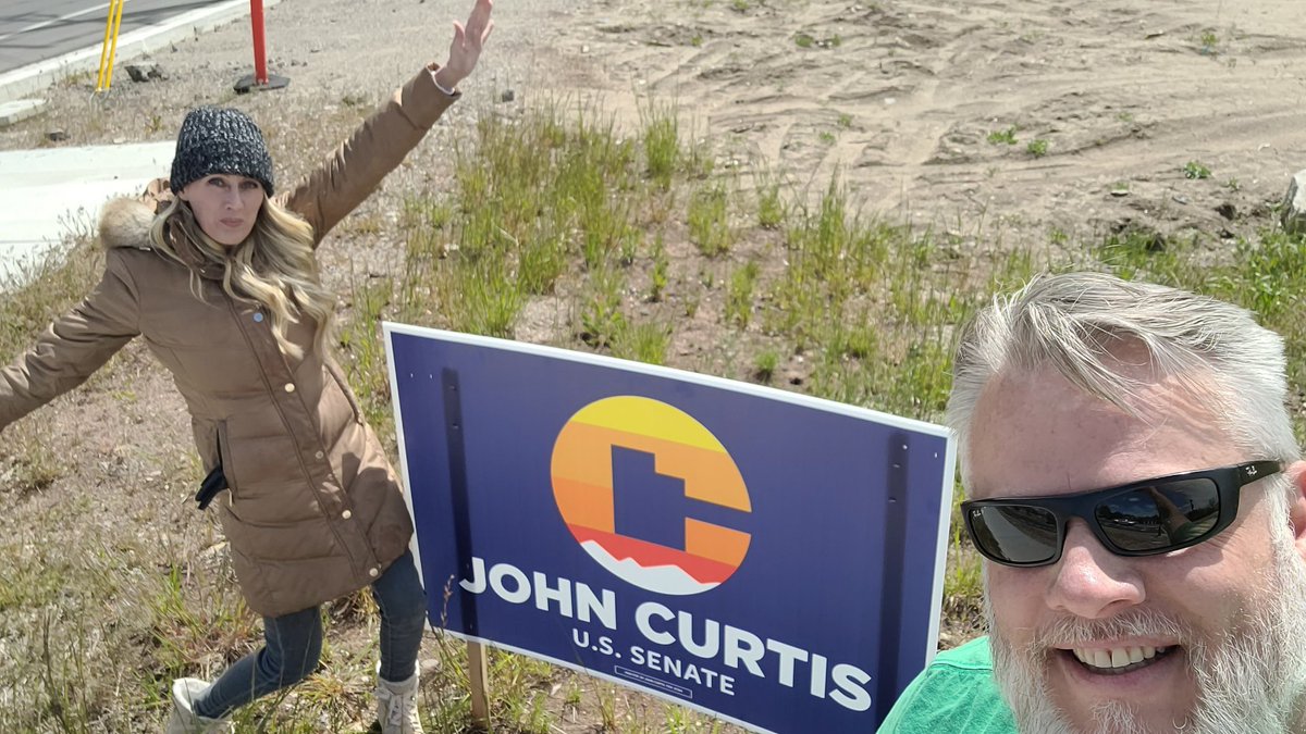 Team Curtis was out in full force today putting out lawn signs! If you would like your own sign, please visit John Curtis.org to request one! #JohnCurtisforUtah #JohnCurtisGetsThingsDone