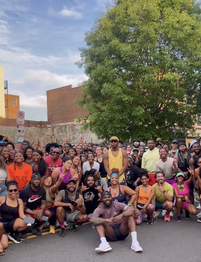 KingLouie8th's tweet photo. On Wednesdays, we run 🏃🏾💨. #DRC #DistrictRunningCollective https://t.co/8ek4ARx2eP