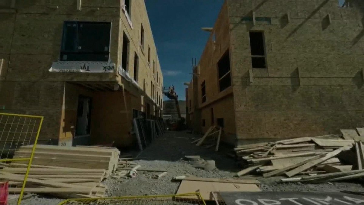 As the city continues to battle a housing crisis, the provincial government is rolling out changes it says will help. @CTVJKanygin has more. #yyc #calgary calgary.ctvnews.ca/video/c2918716…