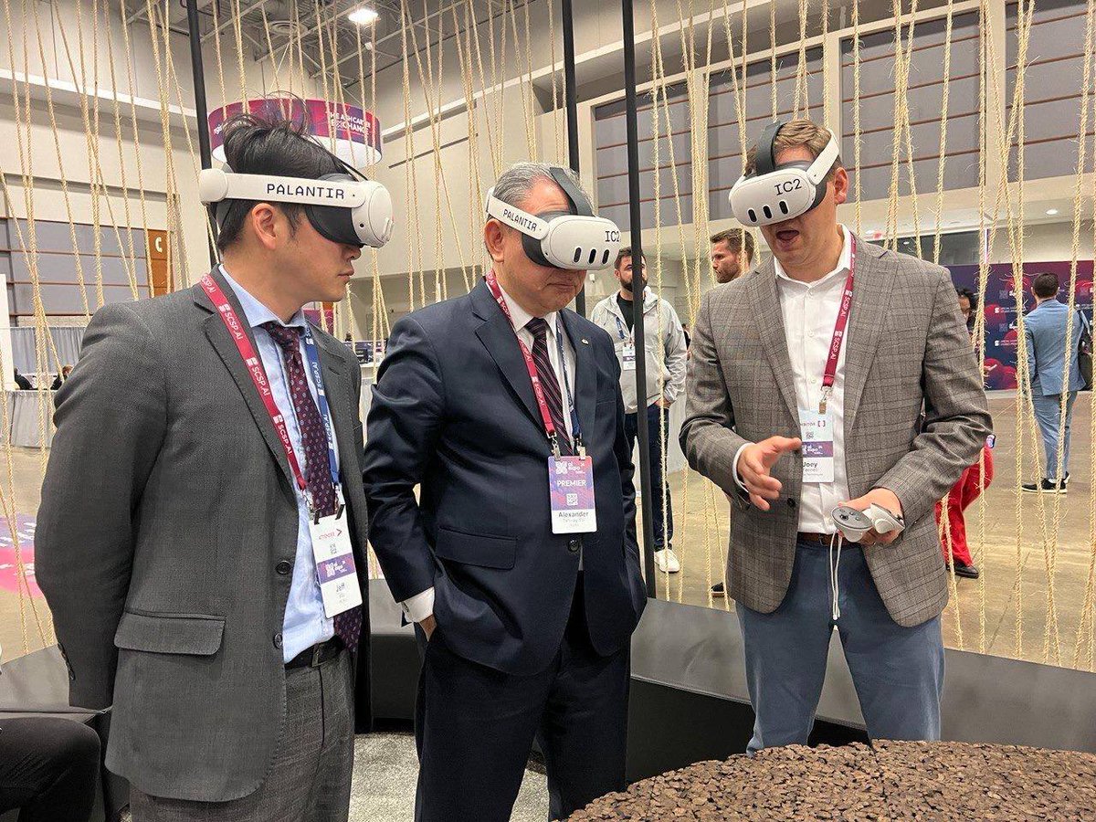 TECRO_USA's tweet image. A pleasure to visit the AI Expo for National Competitiveness #AIExpo @scsp_ai to learn how democracies could better leverage critical emerging technologies like AI. Amb Yui also cheered for the Taiwan teams!