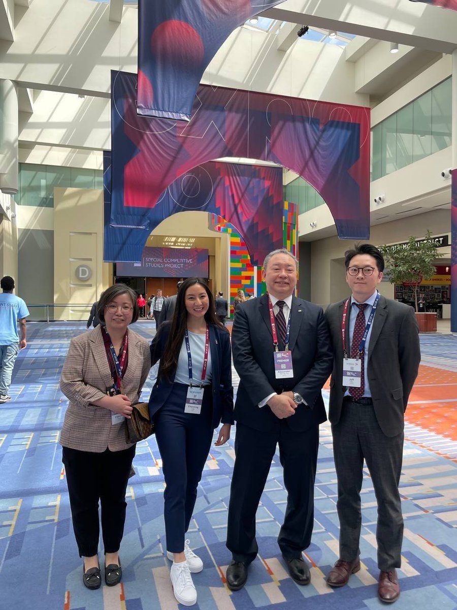 TECRO_USA's tweet image. A pleasure to visit the AI Expo for National Competitiveness #AIExpo @scsp_ai to learn how democracies could better leverage critical emerging technologies like AI. Amb Yui also cheered for the Taiwan teams!