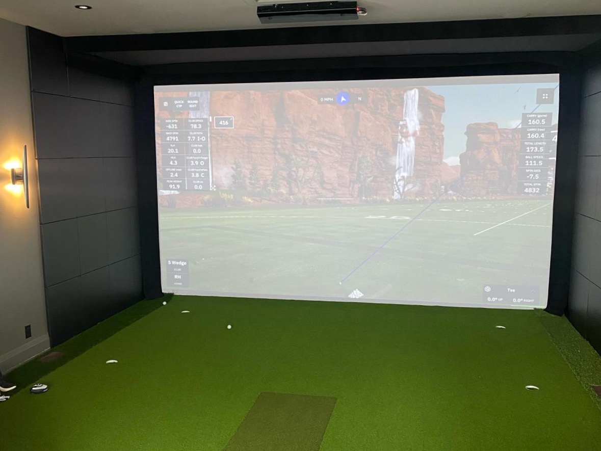 InHomeGolfSims's tweet photo. Custom golf simulators come in all shapes and sizes. Whether its being retrofitted into a preexisting space or being built from the ground up, the only limit is your imagination. 

#golfsimulator #golfsimulator #luxuryhomes #mancave #inhomegolf https://t.co/PODblK2AdN