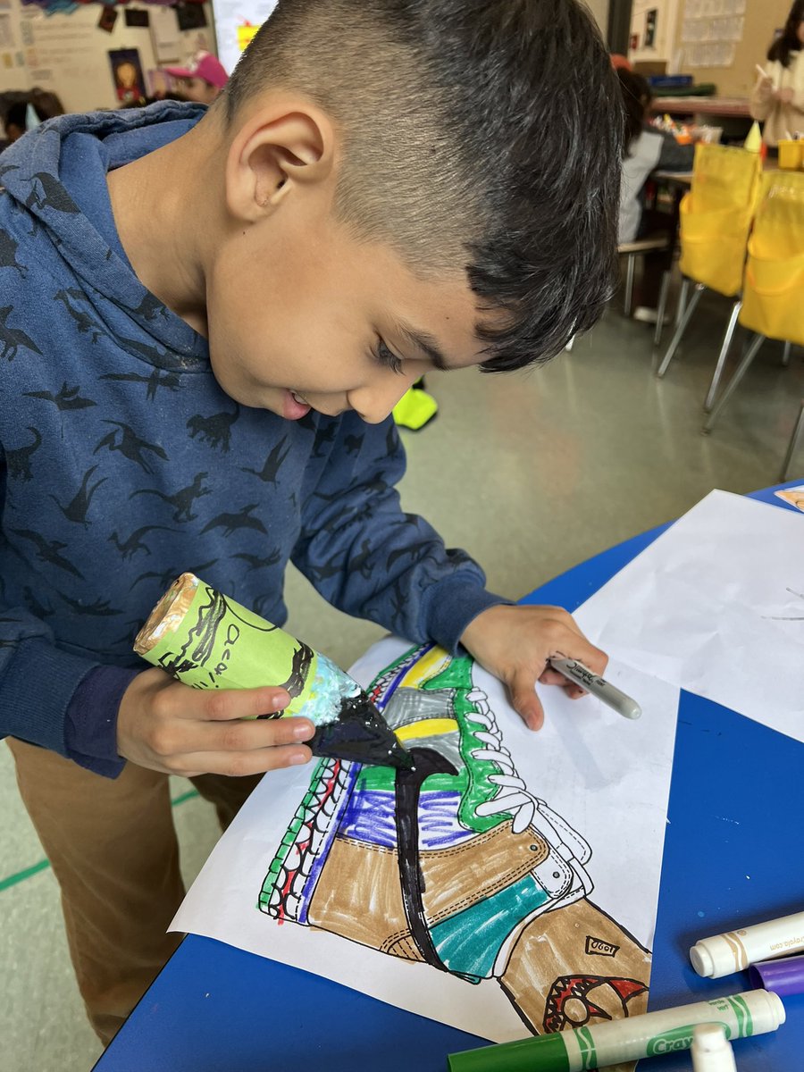 msmeyerart's tweet image. “Drawing” with our paper mache pencils &amp;amp; crayons in 2nd grade! 🖍️ ✏️ #beabulldog #séunbulldog