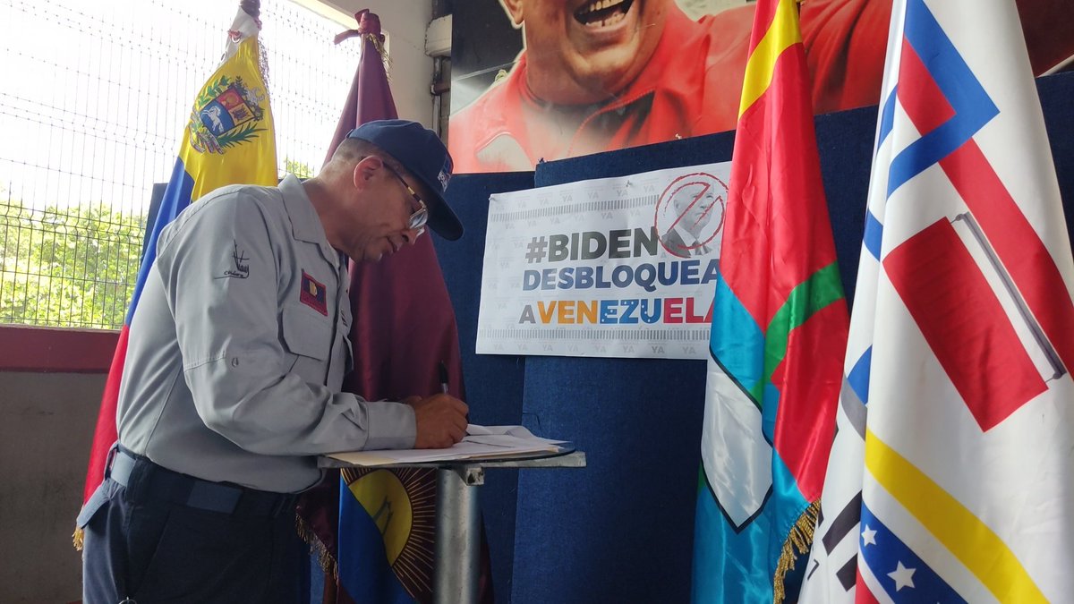 Los trabajadores del Puerto de Puerto Cabello firmaron en rotundo rechazo al bloqueo imperial desmedido que atenta contra la estabilidad de nuestra noble nación #NadieDetieneAlPuebloValiente