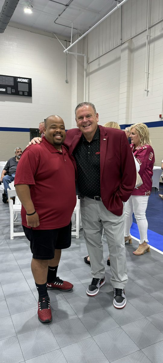 theuglyfatkid88's tweet photo. Great time with @CoachSamPittman tonight definitely enjoyed talking with him great job on the speaking tonight coach I got some retros waiting for you #WPS #GoHogs #TurnThatDamnJukeboxOn https://t.co/HKNfDYZzib