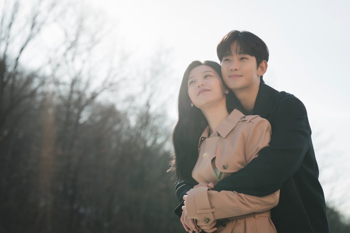 [NEWS] The Effect of #QueenOfTears, Even Advertisers Are Smiling.

Queen of Tears became a hit, proving tvN’s channel competitiveness and maximizing the success of sponsored advertisements for Queen of Tears.

Brands that chose the main actors, #KimSoohyun and Kim Jiwon, as their…