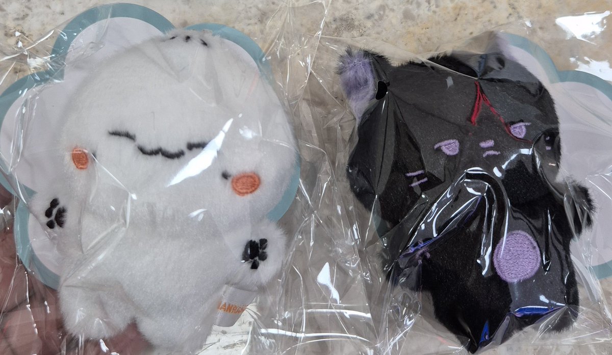 몬뭉치엑스 미니미니버전 인형들 실물 사진입니다!
생각보다 엄청 쪼꼬미에요