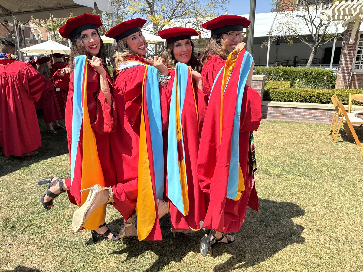 I am sooooo excited and completely grateful to my family for standing with me and supporting me over the past 3 years!! Love you forever!!!♥️✌🏽💛 What a beautiful day for a @USCRossier doctoral graduation!♥️✌🏽💛 Fight On my friends and family!♥️✌🏽💛 #ALLmeansALL…