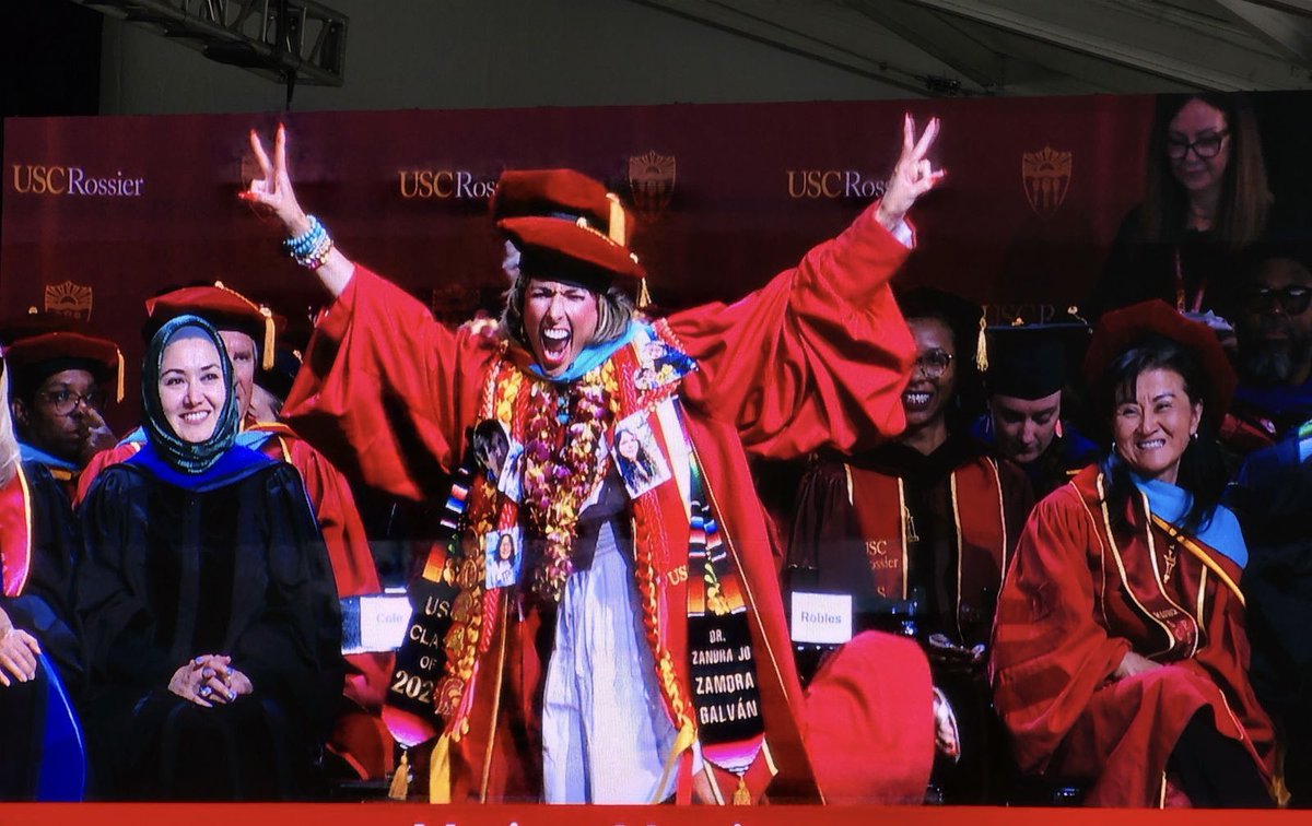 I am sooooo excited and completely grateful to my family for standing with me and supporting me over the past 3 years!! Love you forever!!!♥️✌🏽💛 What a beautiful day for a @USCRossier doctoral graduation!♥️✌🏽💛 Fight On my friends and family!♥️✌🏽💛 #ALLmeansALL…