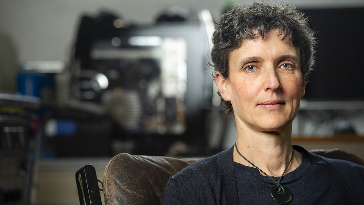 Business School (@auckunibusiness) on Twitter photo In her inaugural lecture, Professor Alex Sims (Commercial Law) draws on her research and teaching at <a href="/AucklandUni/">University of Auckland | Waipapa Taumata Rau</a> to discuss law and other paradoxes. Watch now 👉 bit.ly/3JQT3NY #cryptocurrency #nft #blockchain #commerciallaw In her inaugural lecture, Professor Alex Sims (Commercial Law) draws on her research and teaching at <a href="/AucklandUni/">University of Auckland | Waipapa Taumata Rau</a> to discuss law and other paradoxes. Watch now 👉 bit.ly/3JQT3NY #cryptocurrency #nft #blockchain #commerciallaw
