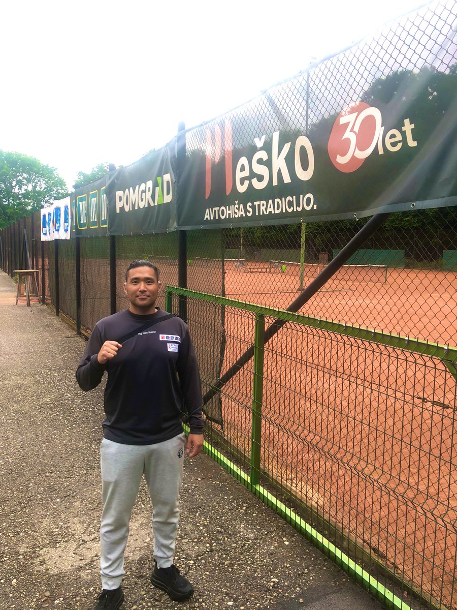 ご報告遅くなりましたが、空港から200キロ移動して無事に大会会場到着しました！

試合は明日からなので、今日は午前と午後で練習を予定してます🎾