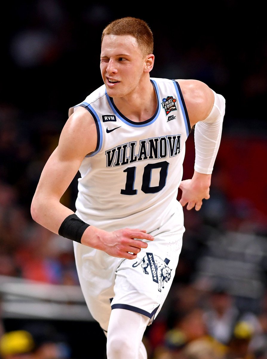 Donte DiVincenzo ALWAYS comes through in the big game. In the 2018 National Championship, DiVincenzo put up 31 Points 5 Rebounds 3 Assists 2 Blocks 10/15 FG 5/7 3-PT In 37 minutes off the BENCH. Knows his role and always steps up to the plate.