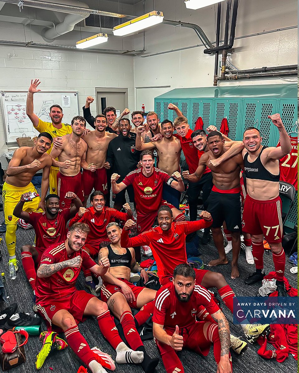 Vibes are vibin’❗️ #TodosRojos | #AwayDays Driven by @Carvana