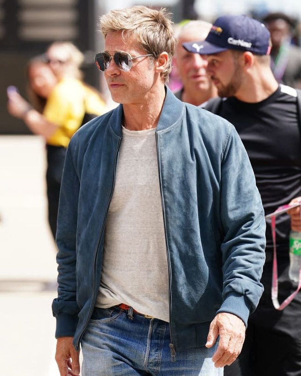 Btwn pic 1-4 which one is your favorite fans #BradPitt