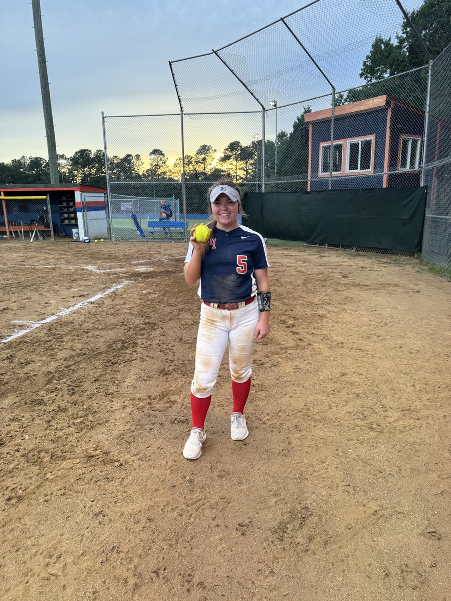 Congrats to <a href="/KenzieH2025/">Kenzie Holloway</a>  on her grand slam tonight. 💙♥️