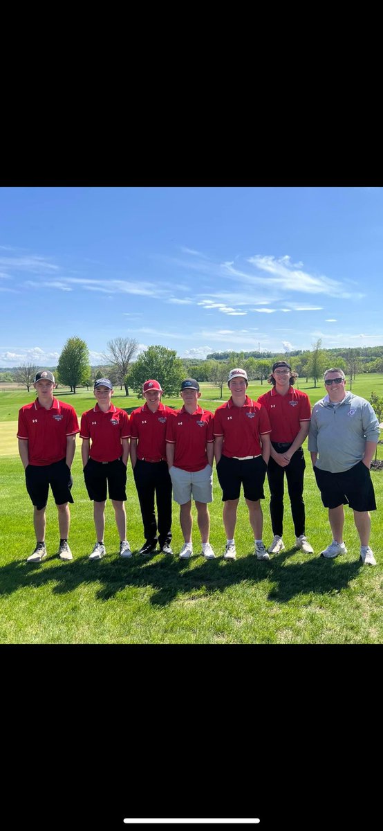 Boys season came to a close today with a third place finish at sectionals! The season always goes by way too fast but what a season it was to remember. 4 guys placed on the All conference team, multiple season/career best scores and two great seniors to lead! 
#brightfuture
