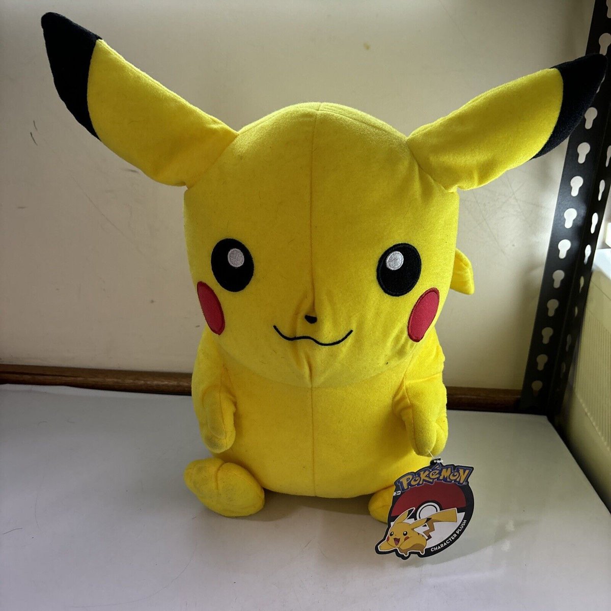 #Pokemon
#Pikachu
#PlushToy
#GiantPlush
#PokemonMerch 
retrounit.com.au/products/pokem…