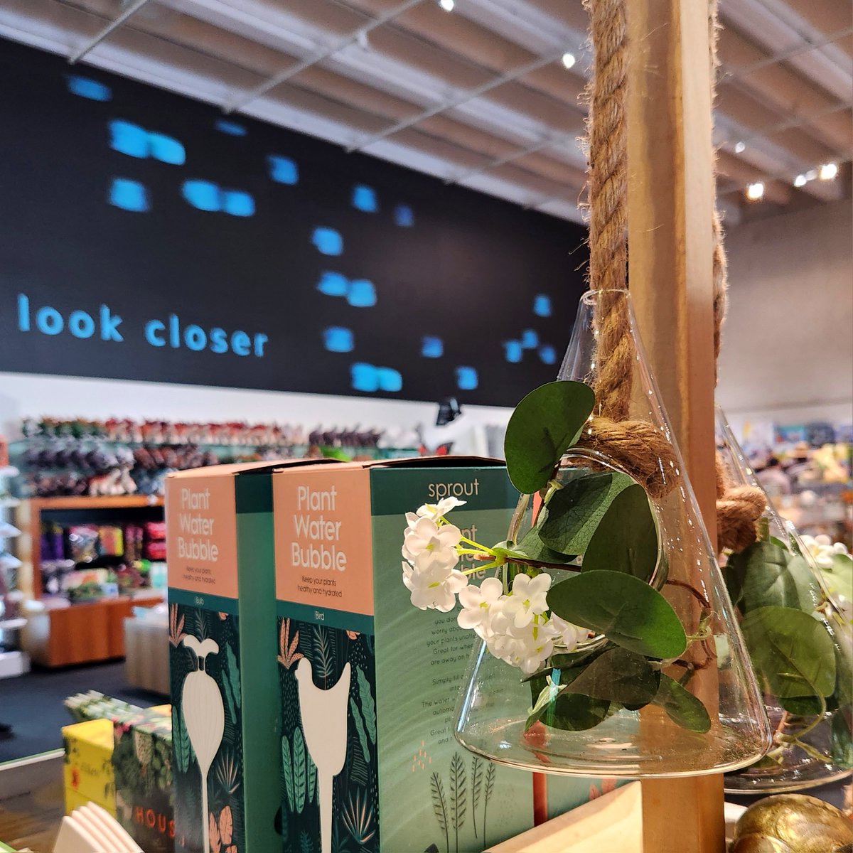 Left #MothersDay shopping to the last minute? No worries, your secret's safe with us! Swing by the QM Shop for all your #LastMinuteGift needs & let us help you make Mum feel truly cherished – after all, she deserves it! 💝 Open daily from 9:30am – 5pm on Level 2 of #QMkurilpa.