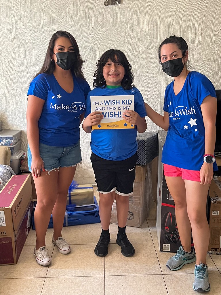 #VolunteerSpotlight 💫 | Jael Rodriguez is a bilingual Arizona native who has always had a passion for volunteering and giving back to her community. Join Make-A-Wish and help us grant wishes as a volunteer! Visit arizona.wish.org/volunteer for more information. | #LinkInBio