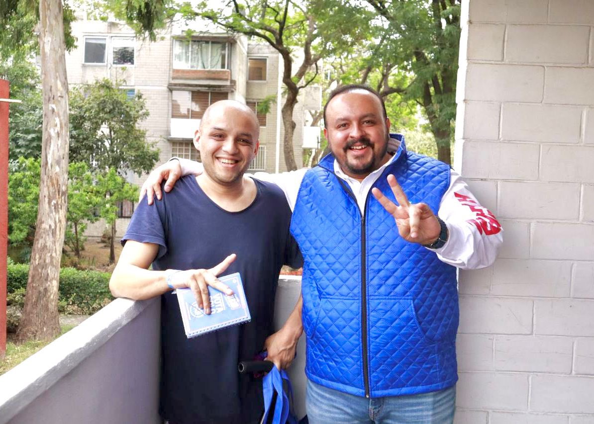 ricardorubiot's tweet photo. Recorriendo la Colonia Alianza Popular Revolucionaria (APR) - FOVISSSTE con entusiasmo y compromiso. Escuchando las necesidades de la comunidad y buscando soluciones juntos. ¡Vamos por un futuro mejor para todos en el #Distrito30! #ElCambioViene #HazElCambio https://t.co/mQSSRWtYNx