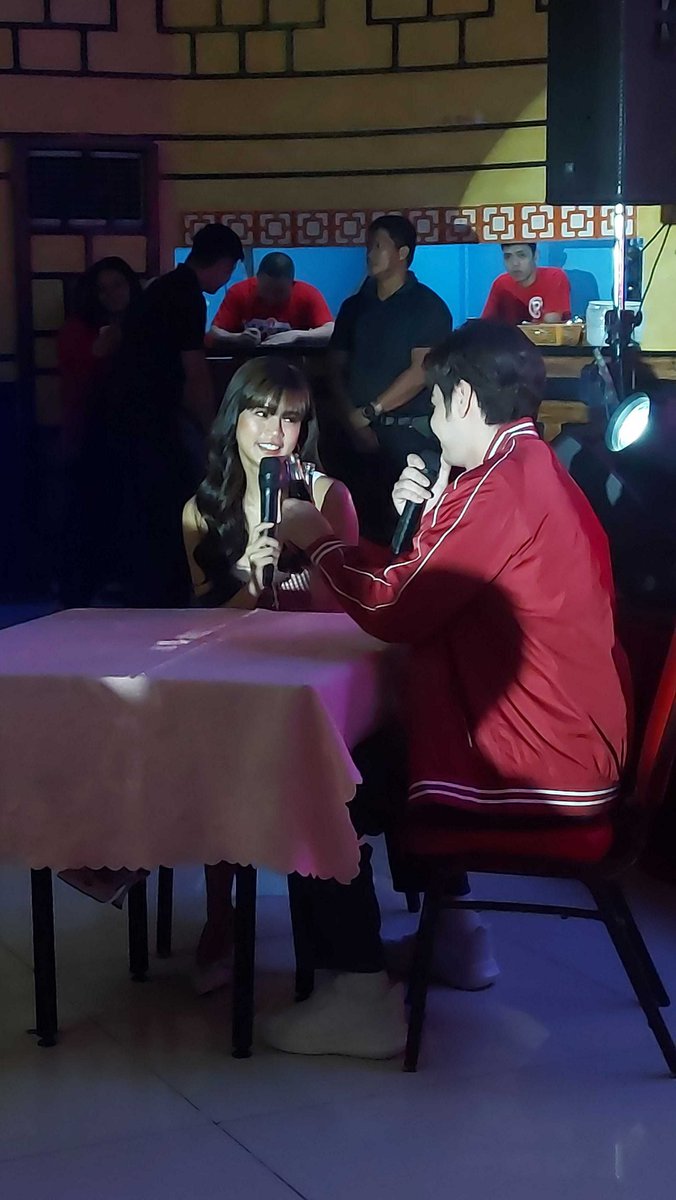 Maris Racal and Anthony Jennings recreate their first date as SnoRene in 'Can't Buy Me Love' in a launch in Binondo today. | via Philstar.com/Deni Bernardo