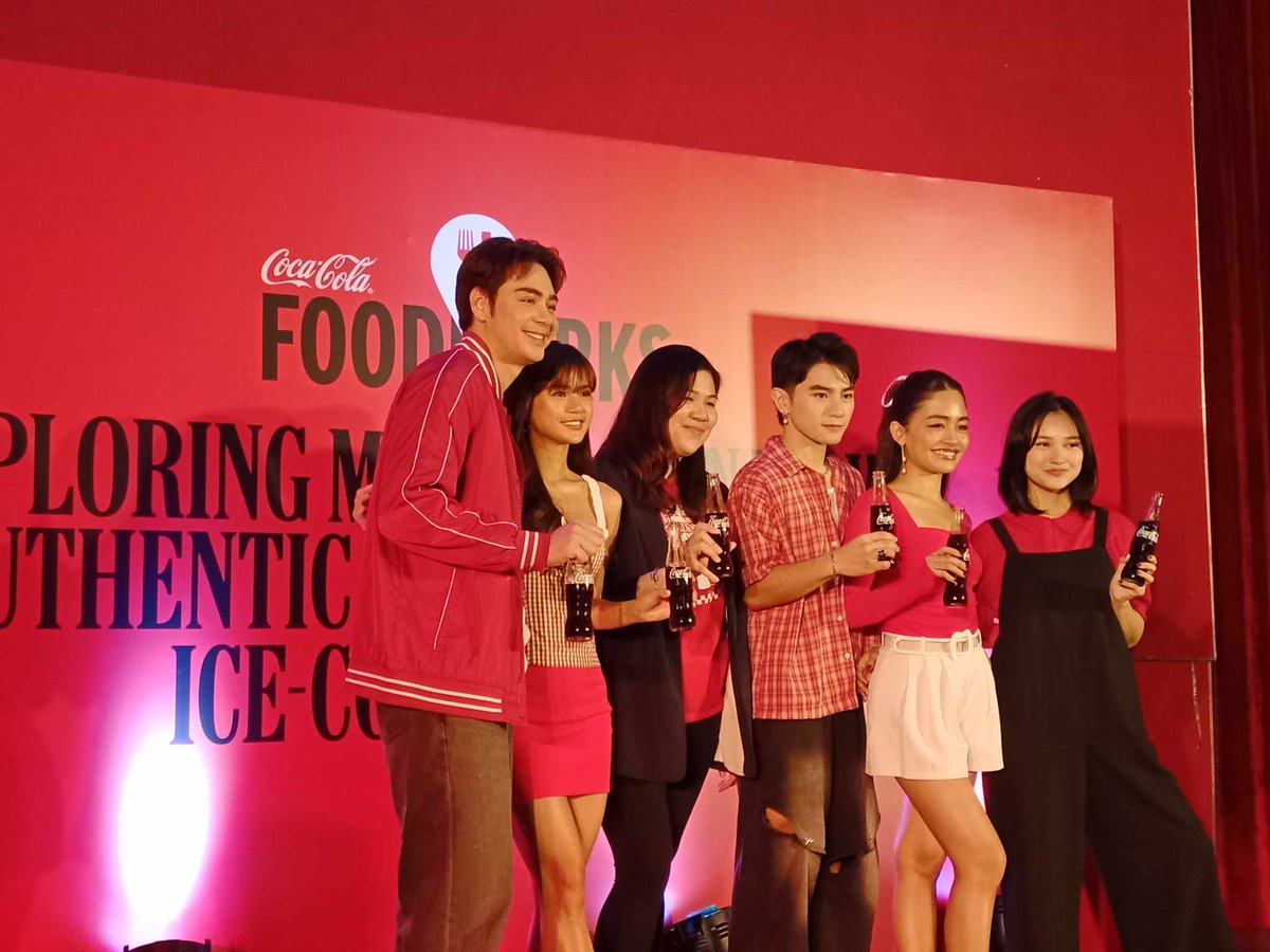 Mariestellersss's tweet image. Irene &amp;amp; Snoop w/ Dara, Bougie &amp;amp; Korics

MATHON CokeFoodmarks
#CocaColaFoodmarks
#RecipeForMagic