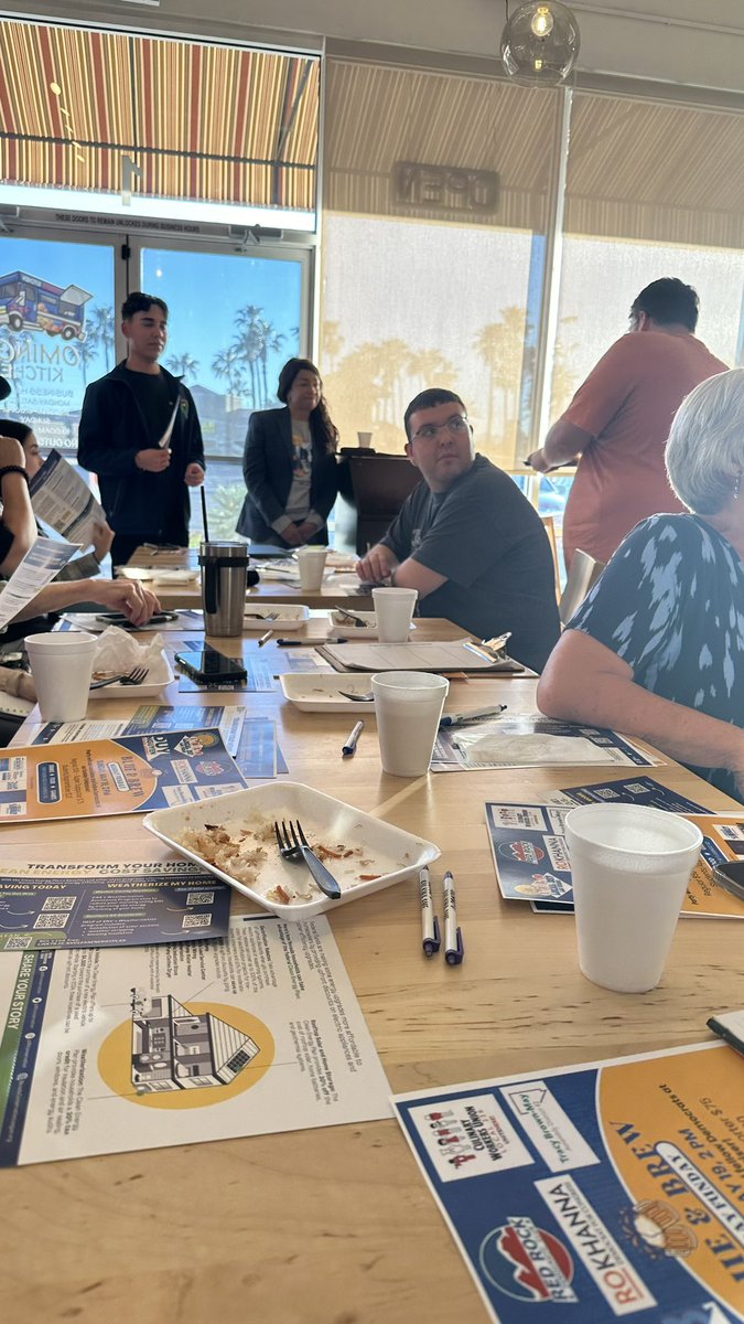 Great first official meeting of the East Las Vegas Democratic Club at @omingskitchen! Thanks for sponsoring our meeting @EricaMosca14. Awesome to have @EdgarFloresNV join our discussion! Congrats to our newly elected Eboard!