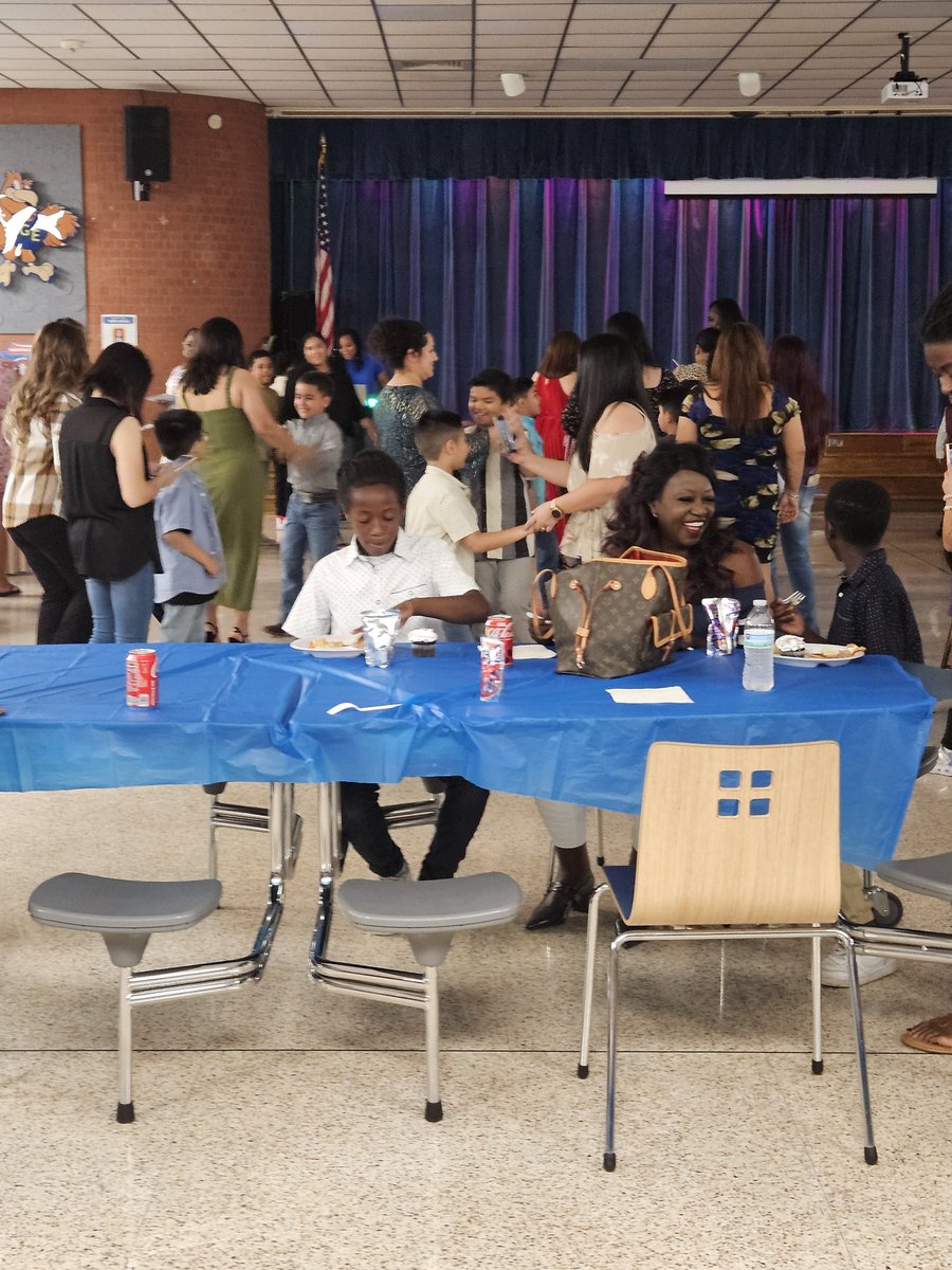 martines19's tweet photo. We had our Mother and Son Dance wonderful turn out!!! Shout out to @Monrosales24 for always going above and beyond for our community.
@GrayES_AISD
#makingmemoriesinmay
#mygray https://t.co/NUiPBhiJD7