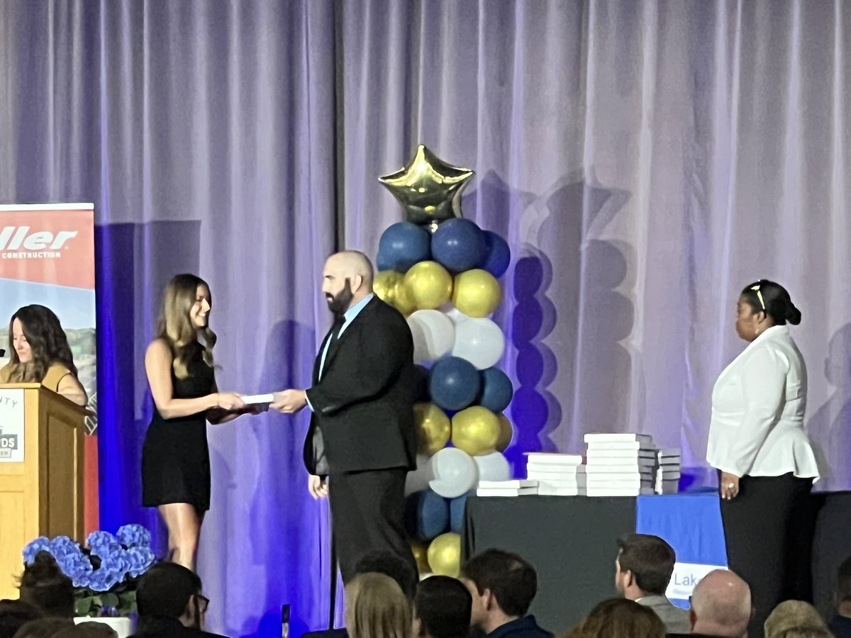 Congratulations to Kendall Woods, First Grade Teacher at <a href="/WayneThomasscho/">Wayne Thomas School</a>, for her recognition at the <a href="/LakeCountyIL/">Lake County IL Gov</a> Educator Ceremony as an impactful Early Career Educator. We're incredibly grateful that she chose to work in <a href="/NSSD112/">North Shore SD 112</a>! #112Leads