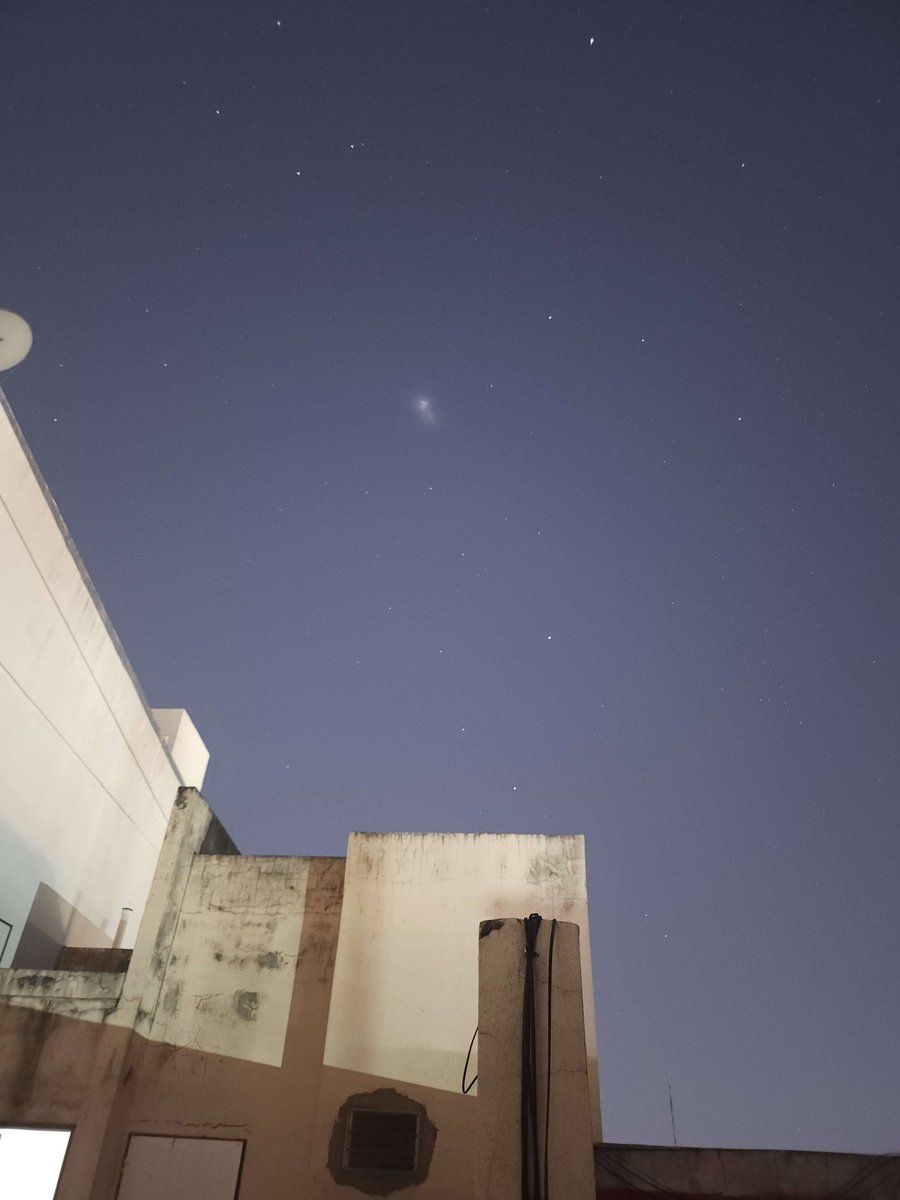 El objeto SIGUE viéndose en el cielo de gran parte de Sudamérica. Parece una nube muy tenue, similar a una nebulosa.

Se trata muy seguramente de los gases residuales y la etapa superior tras el lanzamiento de un cohete Chang Zheng 3B chino 🇨🇳🚀
¡No es un OVNI ni cometa!