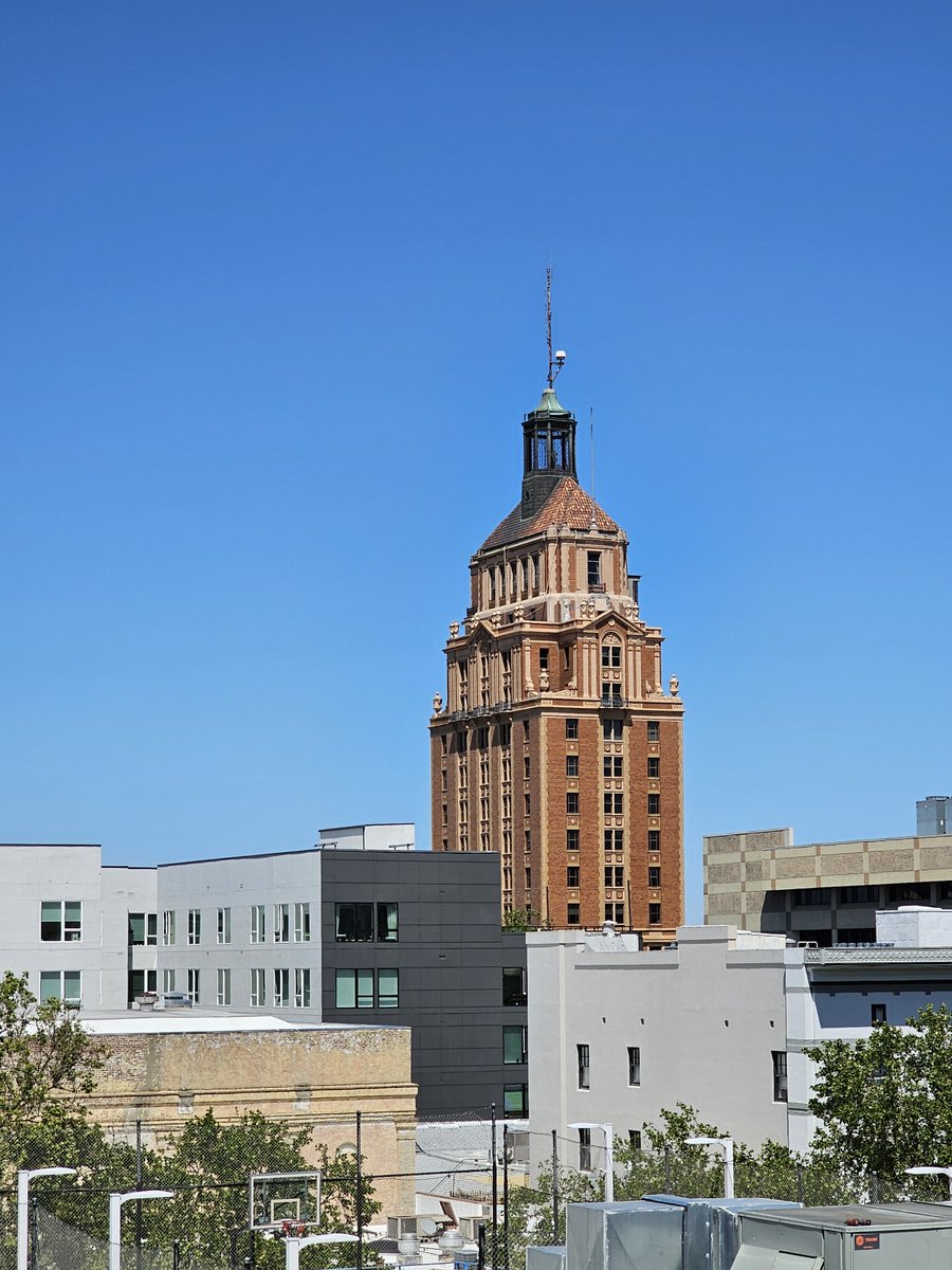 The Sacramento skyline has the Capitol of the 6th largest economy in the world and some cool art deco skyscrapers