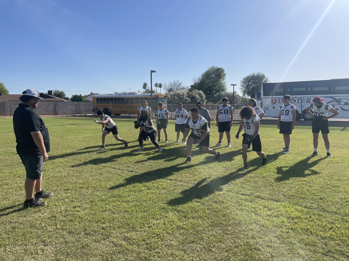 The Apache Junction BEEF working on their get-offs at the Dobson Showcase today. AJ will have some size up front this year with Class of 2025 OL Colin Werner and Stephen Laver weighing 270+ and 2027 Pablo Gonzales listed at 6’4 315 @ajhs_sports @ProspectorFB