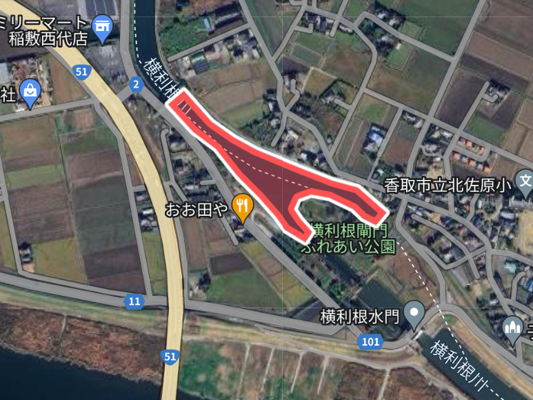 横利根閘門と黄緑色の導水管橋の間のエリアを釣り自粛希望エリア8として提案いたします。