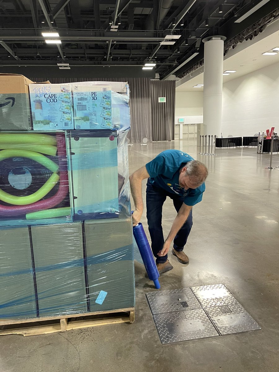 MrSTEMBrown's tweet image. And that’s a wrap!  Looking forward to World KidWind Challenge 2025 in Phoenix! #wkwc24 @kidwind_project 
#STEM #kidwindchallenge #windturbine #renewableenergy