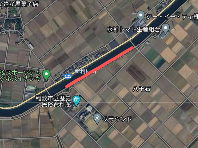 松屋ボートさんが実施している釣り自粛希望エリアで新利根川中神橋の先の最初のＨ鋼から東中神橋手前の赤い鳥居までの土出側となります。
