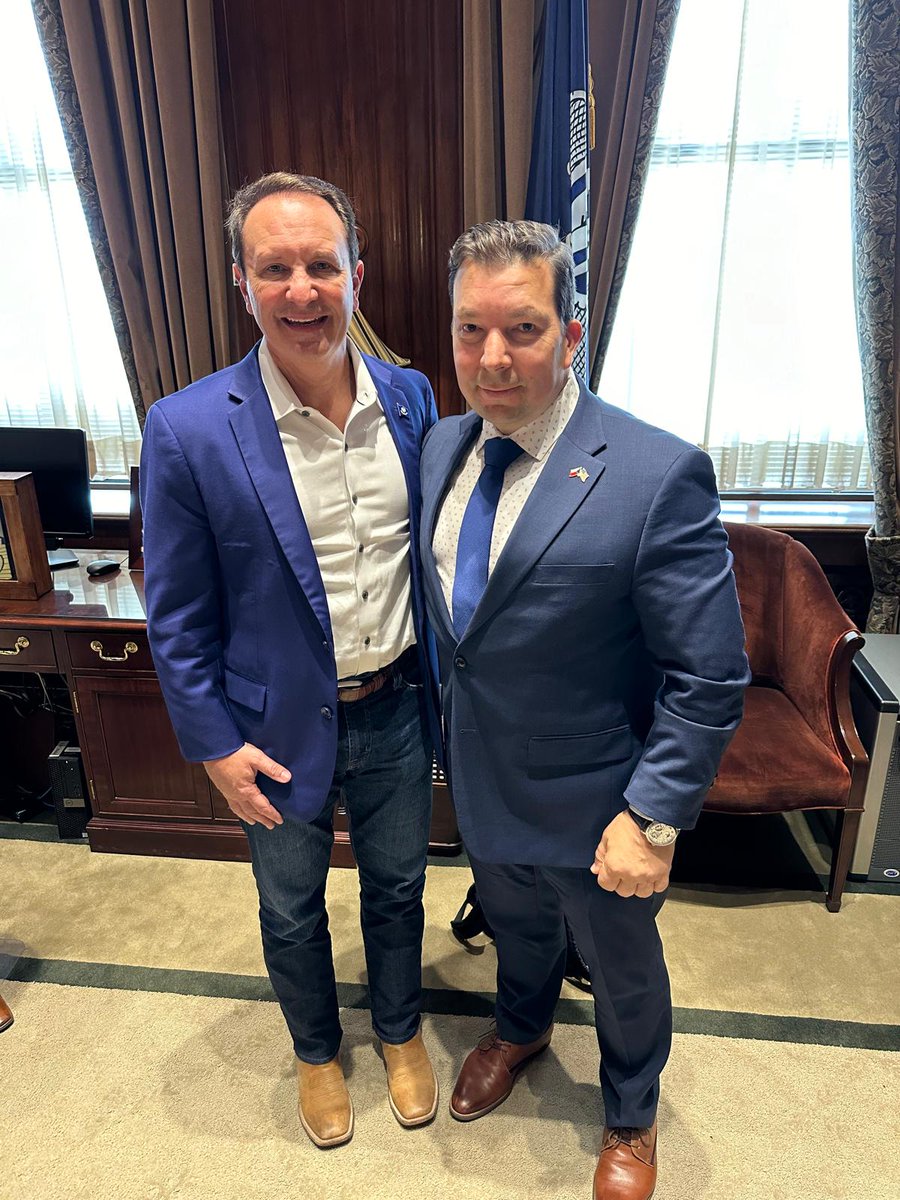 Productive meeting between Czech Ambassador Stasek and Governor of Louisiana @LAGovJeffLandry, emphasizing cooperation in energy and other sectors. Ambassador Stašek extended an invitation for the Governor to participate at the International Engineering Fair in Brno this October.