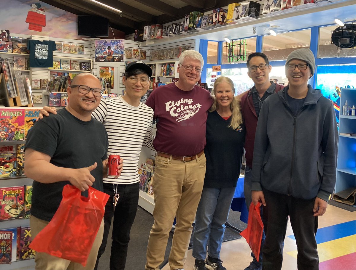 Such a fun signing with Derek Kirk Kim and @geneluenyang with Thien Pham and Jason Shiga here supporting their pals, too! More good times are always on the way at Flying Colors Comics!