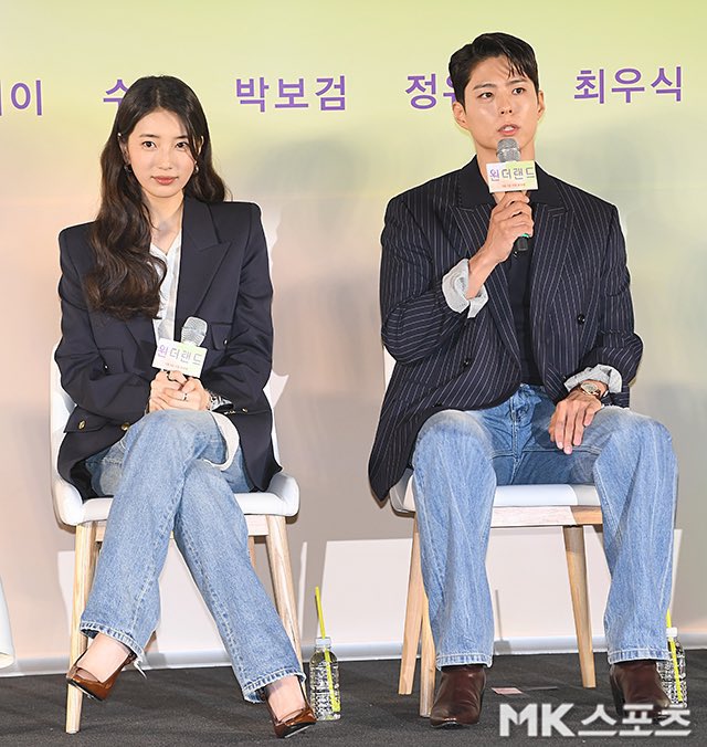 Suzy in YSL with Boucheron jewelry and a Longines watch

Bogum in Celine with a Cartier watch