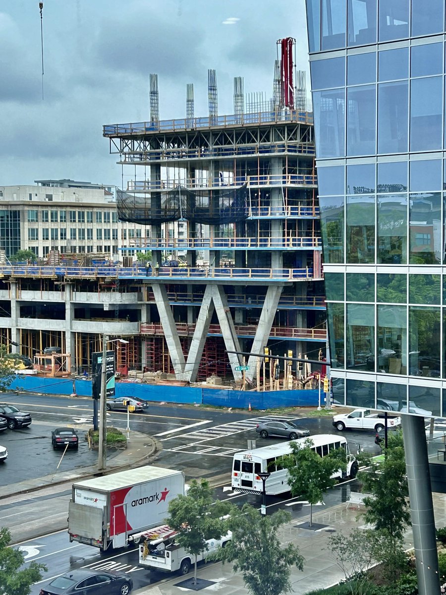Just a few (36) floors to go on phase 1 of Queens Bridge Collective. This W shaped feature will frame the covered entrance of the retail and the entrance to the 400+ Apartment. I expect this will easily be the most expensive (maybe #1) apartment building in CLT.