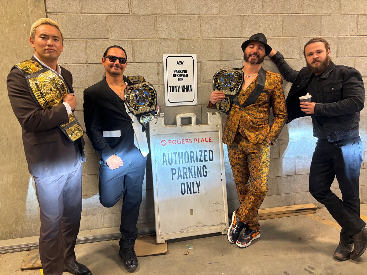 youngbucks's tweet photo. What a great show, everyone! Canada, love ya to death. Thanks so much! #theELITE https://t.co/Amzsc9Nt0I