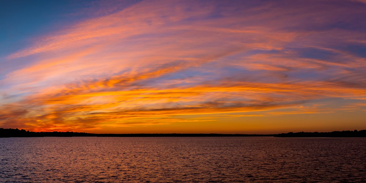 Tonight's Sunset (F6222P) 'Orange Marmalade Sky' is from September 2021.  Enjoy the view! 😎🥓🥓🥓🥓 #sunset #sunsetphotography #texas #lakelewisville #lewisvillelake #highlandvillagetx #lake #lakelife #chuc #sky #MyHighlandVillage #hickorycreek #hickorycreektx #cloudporn