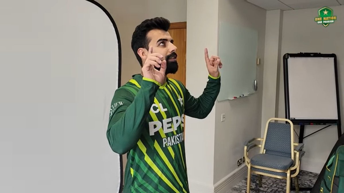 The leg-spin wizard: Shadab Khan.🎯🔥 #T20WorldCup #IRLvPAK