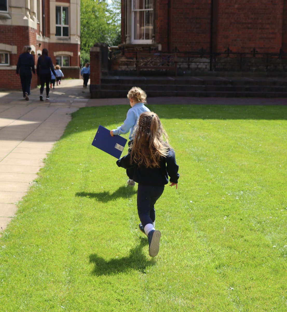 MSJ Minis took on a MINI-BEAST CHALLENGE! 🐛🕷️ Our little explorers had fun searching for creepy crawlies in the Quad! It was wonderful to see their curiosity and excitement unfold as they learned about different insects and their habitats.  
#LearnThroughPlay #GirlsEducation