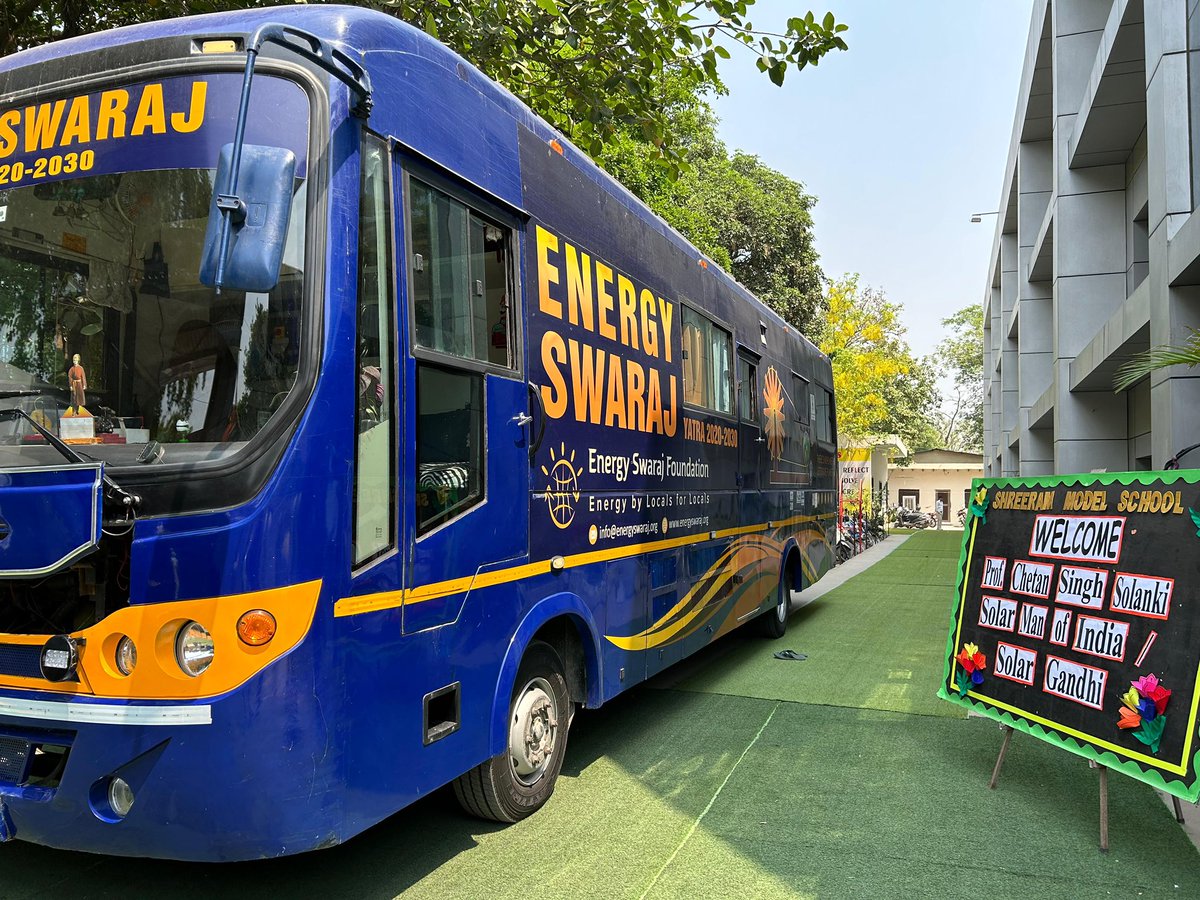 Energy Swaraj Yatra at @Shreeram21A #Faridabad ✨☀️

Join yatra: bit.ly/HostYatra
#SolarBus #EnergySwaraj #EnergyEfficiency