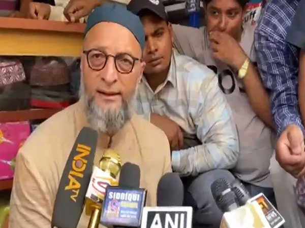 'Report from Whatsapp university...,' Asaduddin Owaisi on EAC study which shows decline in Hindu population Read @ANI Story | aninews.in/news/national/… #AsaduddinOwaisi #AIMIM #EAC