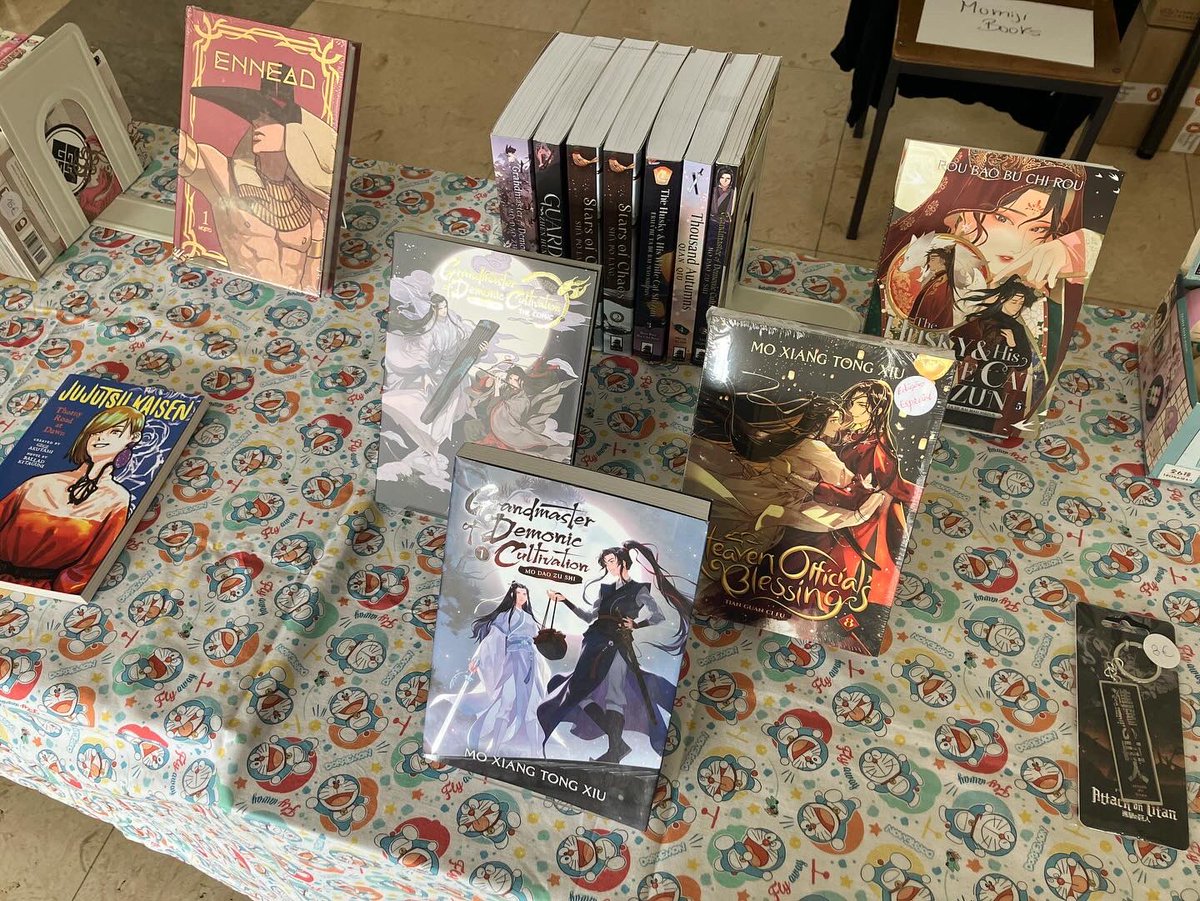 Momiji_Books's tweet photo. Já estamos na FLUL para o Dia da Ásia Oriental no Festival de Culturas Asiáticas da liga.easiaticos 😁
Vamos estar cá até às 19h, Visitem-nos!
#momijibooks #mangaportugal #festivaldeculturasasiaticas #festivaldeculturasasiaticas2024 #ligadeestudosasiáticos #flul https://t.co/7qR2BTVBOD