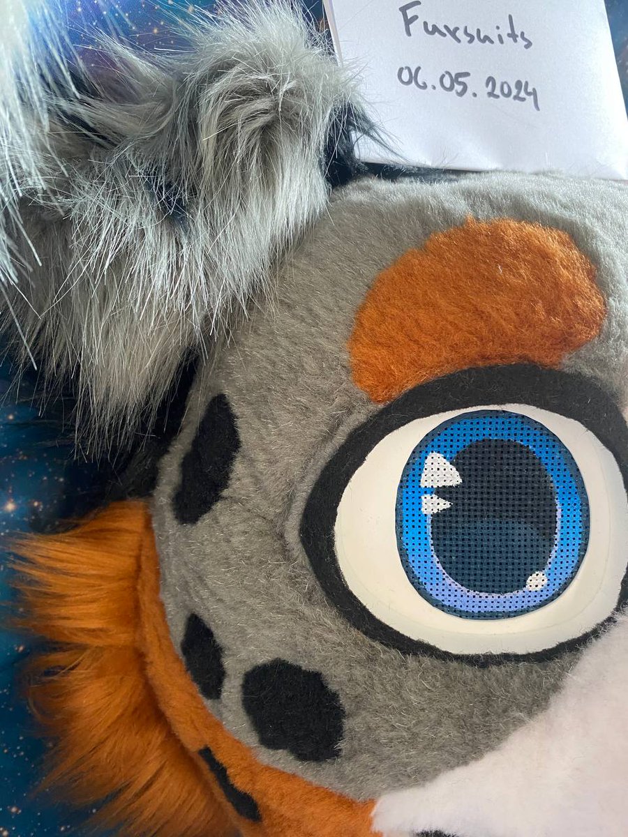 Aussie mini partial for sale. Fully lined head and paws. 
1000€ + shipping
Warning for allergy sufferers, we have a dog at home, fursuits are made in a separate room, but unfortunately, dog hair can get everywhere.